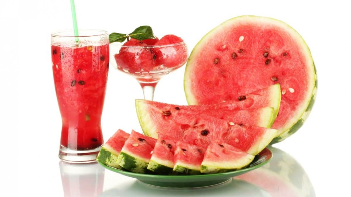 watermelon-and-watermelon-juice_mini