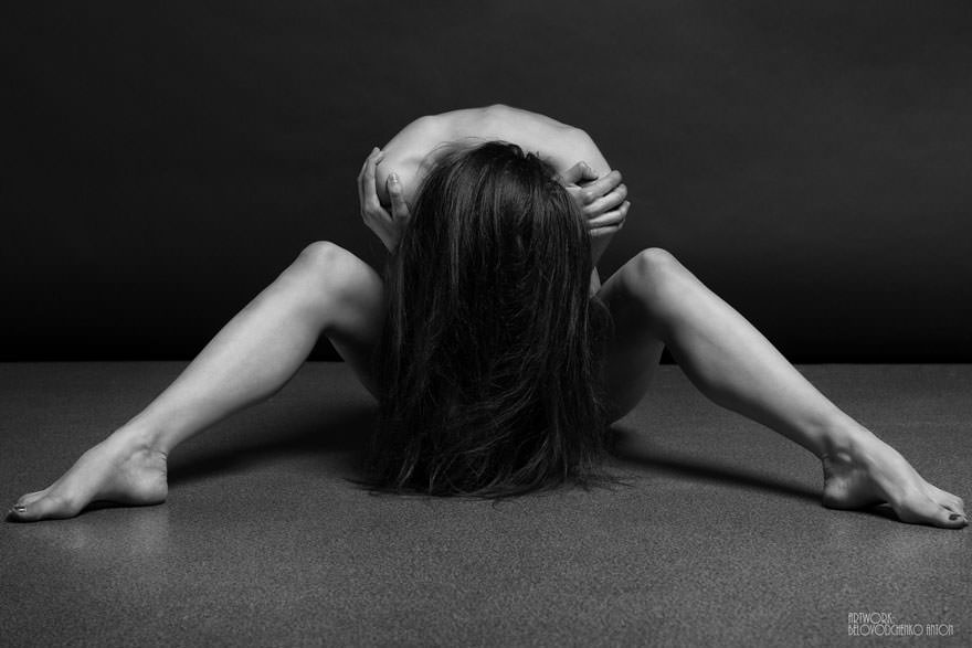 black-and-white-portraits-women-body-bodyscapes-anton-belovodchenko-151_mini