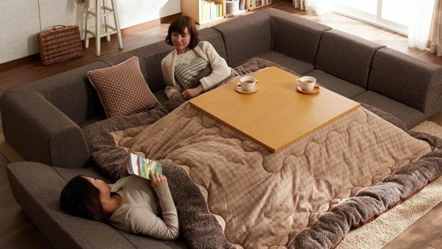 Гениальное решение японцев для тех, кто не хочет вылазить из кровати