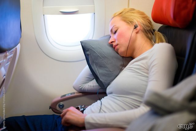 Как уснуть в самолёте