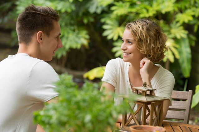 7 вопросов, которые помогут начать разговор с любым человеком