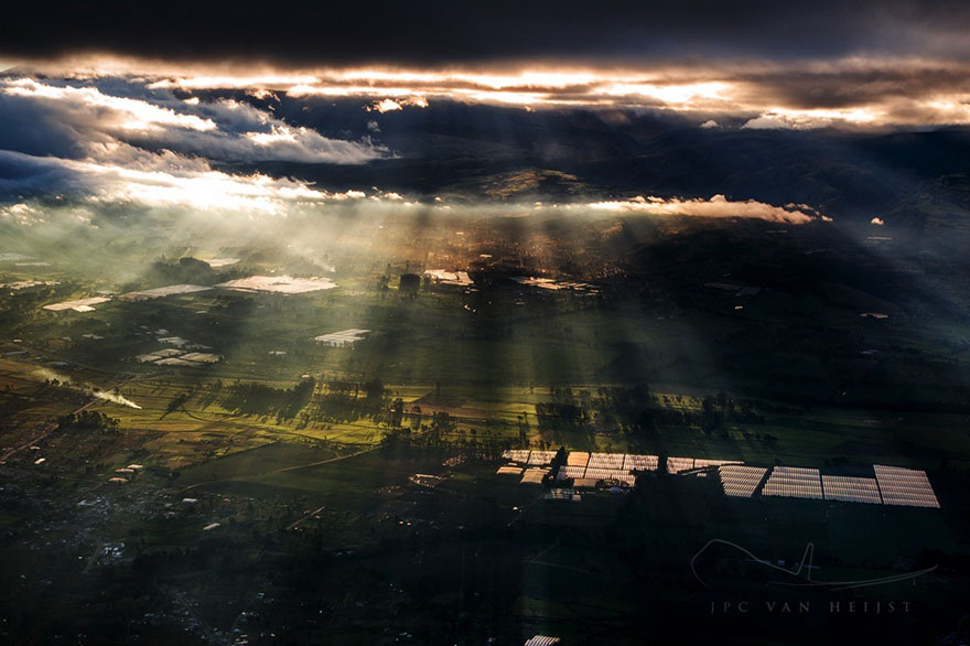 storm-sky-photography-airline-pilot-christiaan-van-heijst-3-57eb67f11b9af__8801
