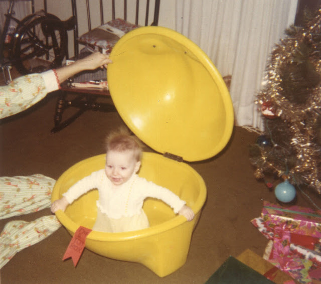Lovely Vintage Photos of Babies with Their Christmas (1)