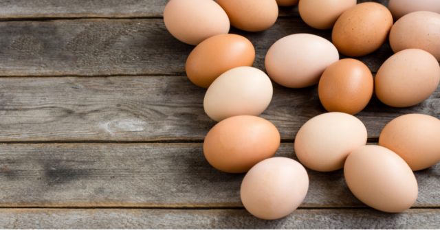 Где взять идеальный источник белка и почему не стоит выбрасывать желтки из яиц?
