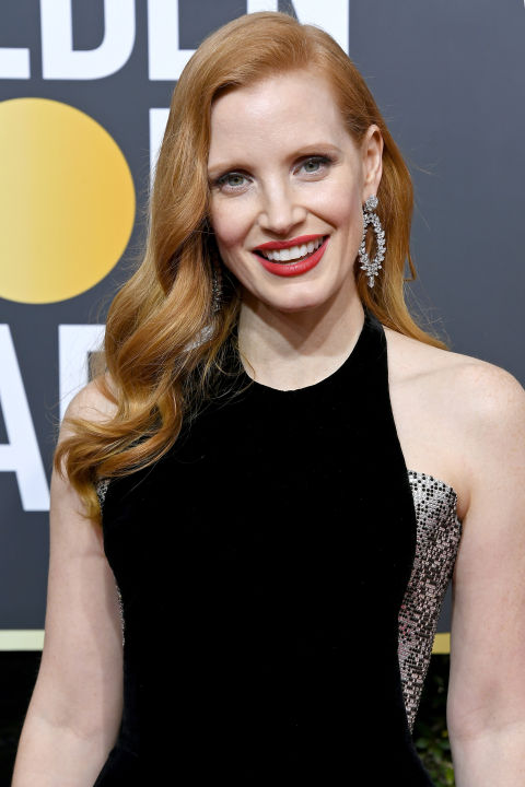 jessica-chastain-hollywood-side-sweep-red-lips-golden-globes