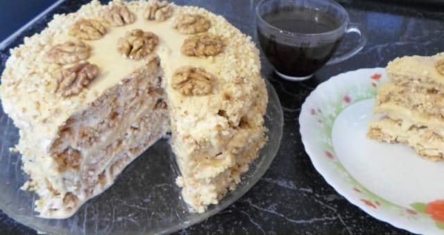 1 простой и очень вкусный торт-безе с грецкими орехами! Отличный рецепт для праздников ;)