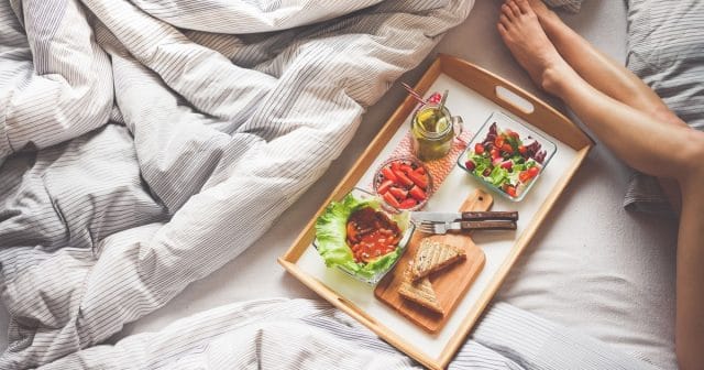 Важно знать: Когда лучше завтракать, чтобы быть здоровым и полным энергии