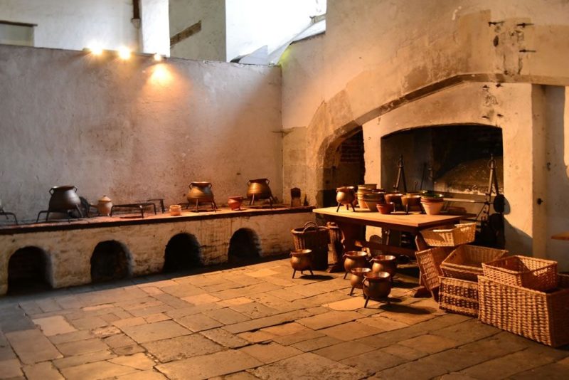 Кухня Генриха VIII - современное фото