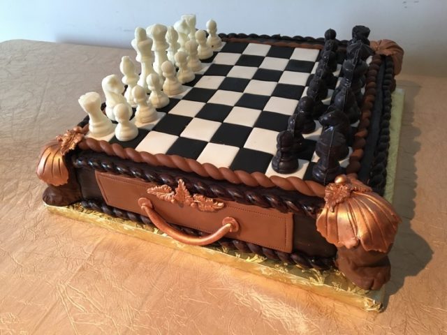 торт в виде шахмат