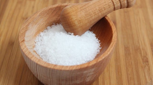 Причины, по которым стоит добавить соль в шампунь